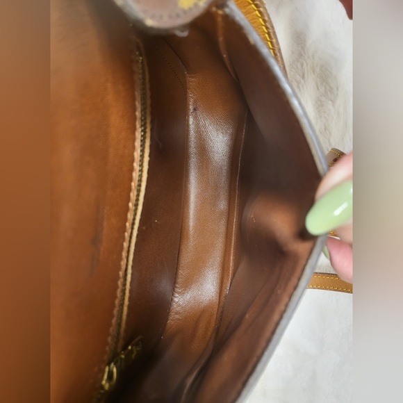 Authentic Louis Vuitton Saint Cloud mm crossbody shoulder bag - Picture 9 of 16